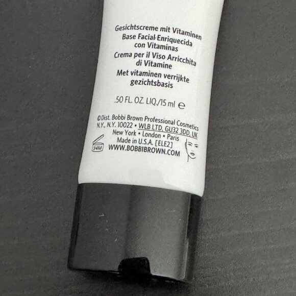 Bobbi Brown Vitamin Enriched Face Base - Picture 8 of 16